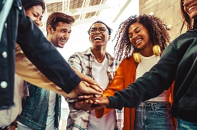 cultura colaborativa na Pag Útil com time unido e foco em transparência, diversidade e entrega